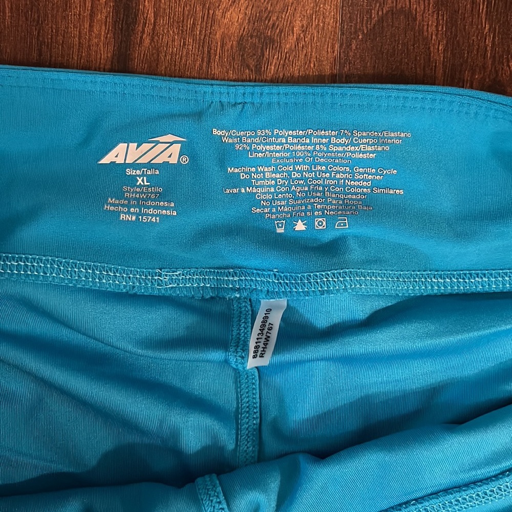 NWT Avis Turquoise Running Shorts - Picture 6 of 8